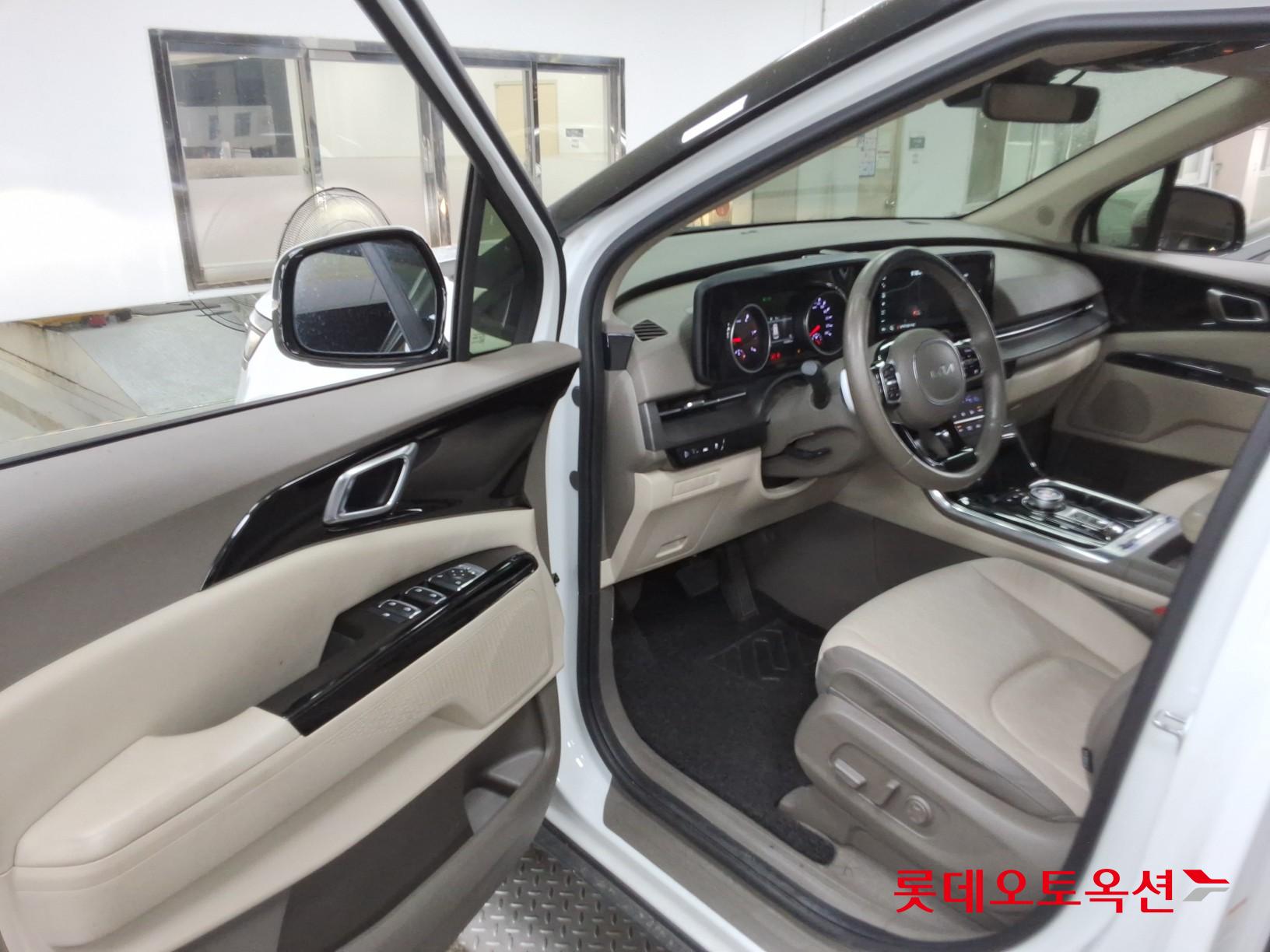 2023 - kia carnival