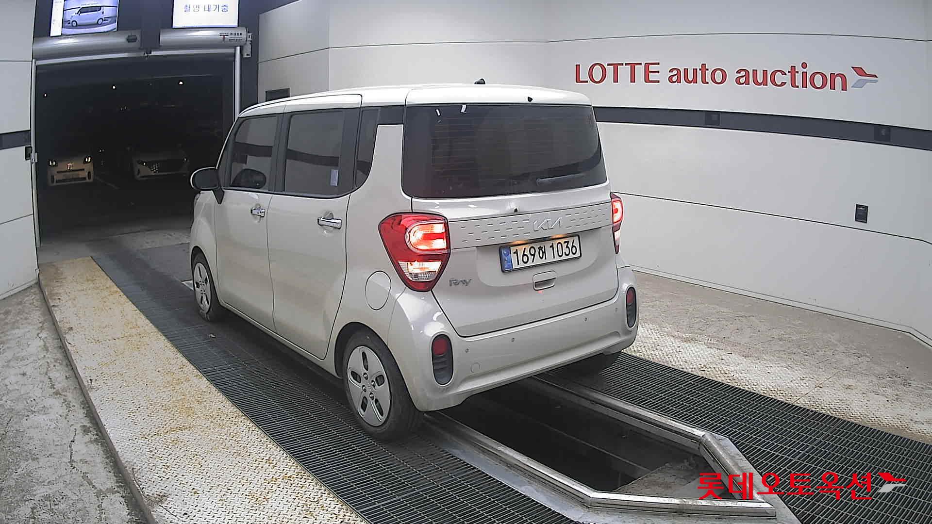 2022 - kia ray