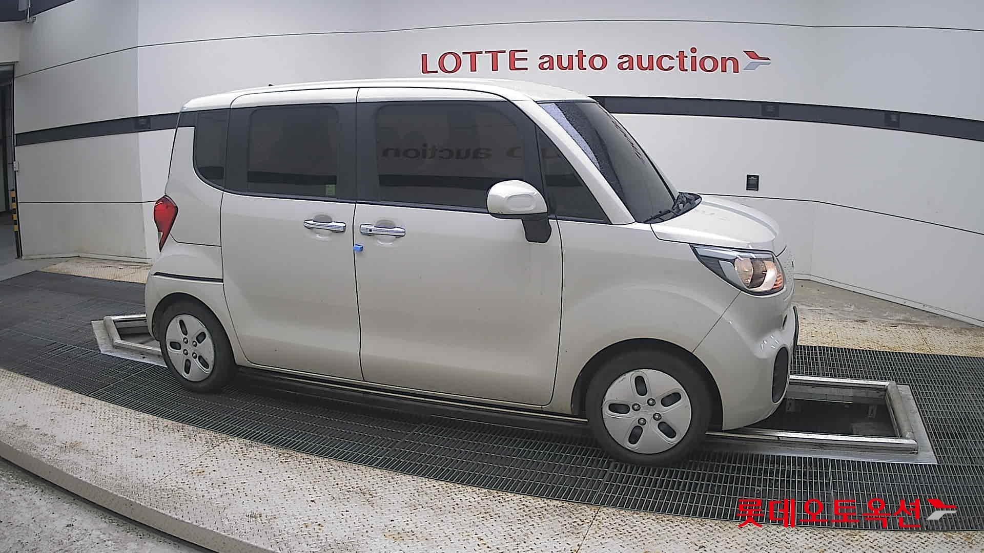 2022 - kia ray