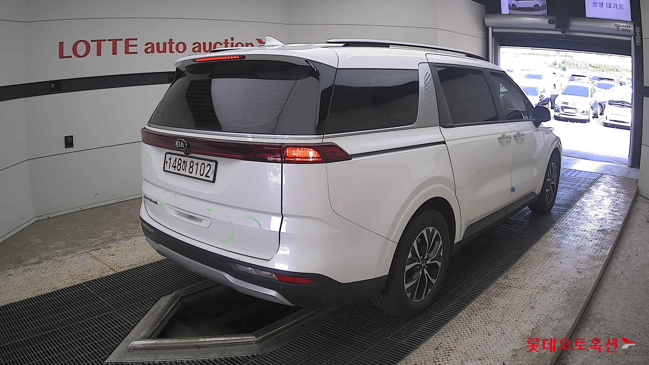 2021 - kia carnival