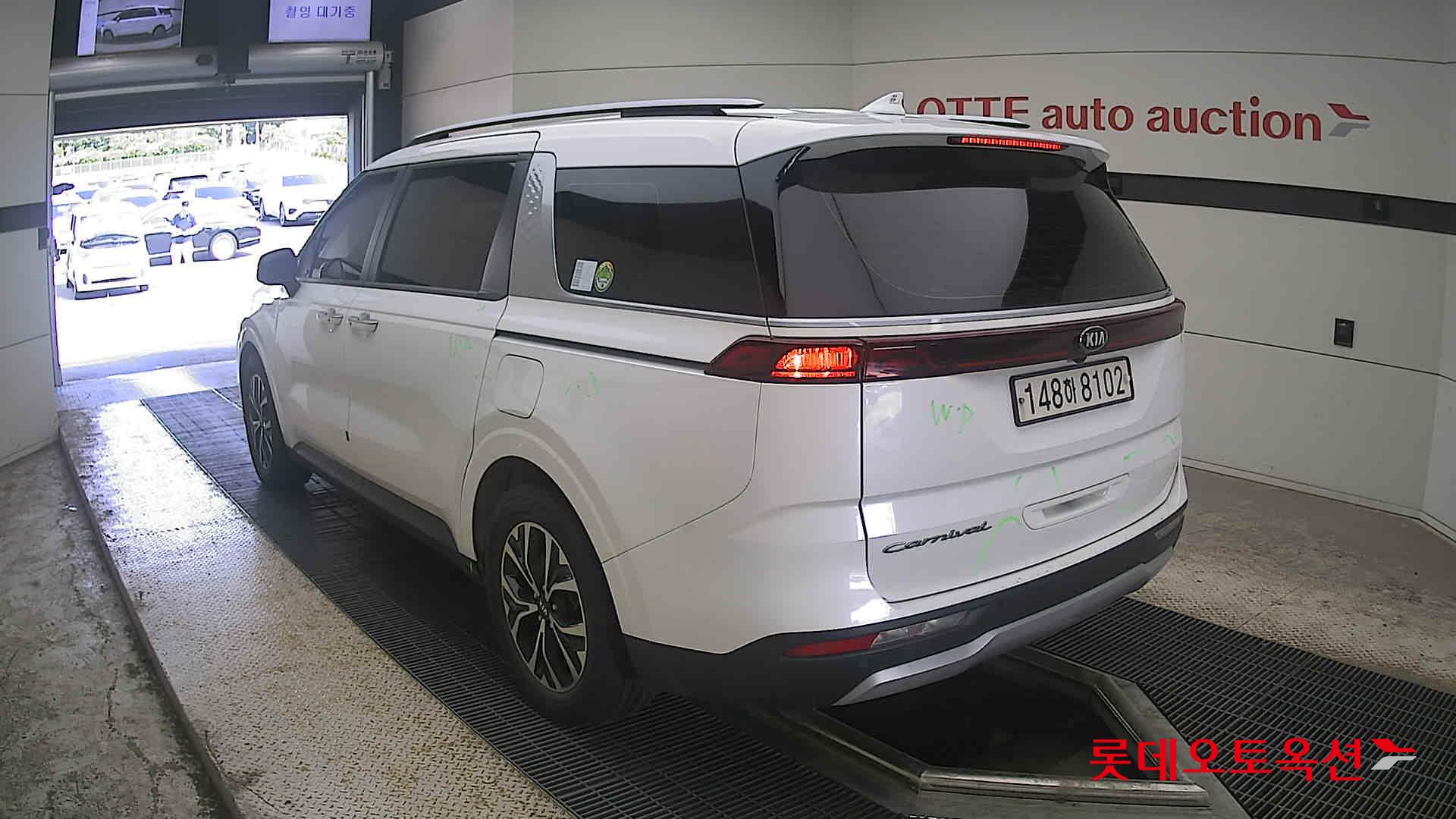 2021 - kia carnival