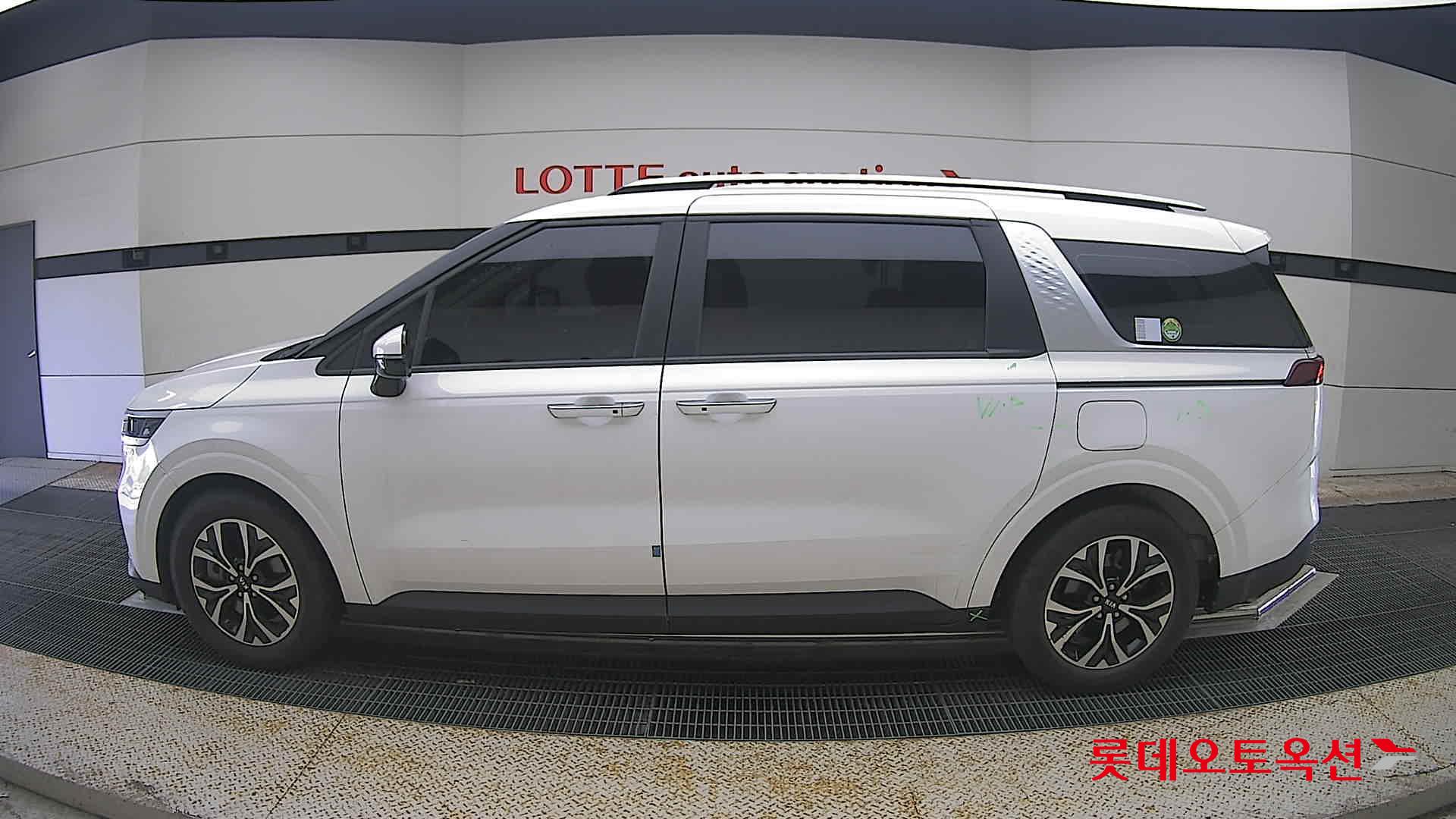 2021 - kia carnival