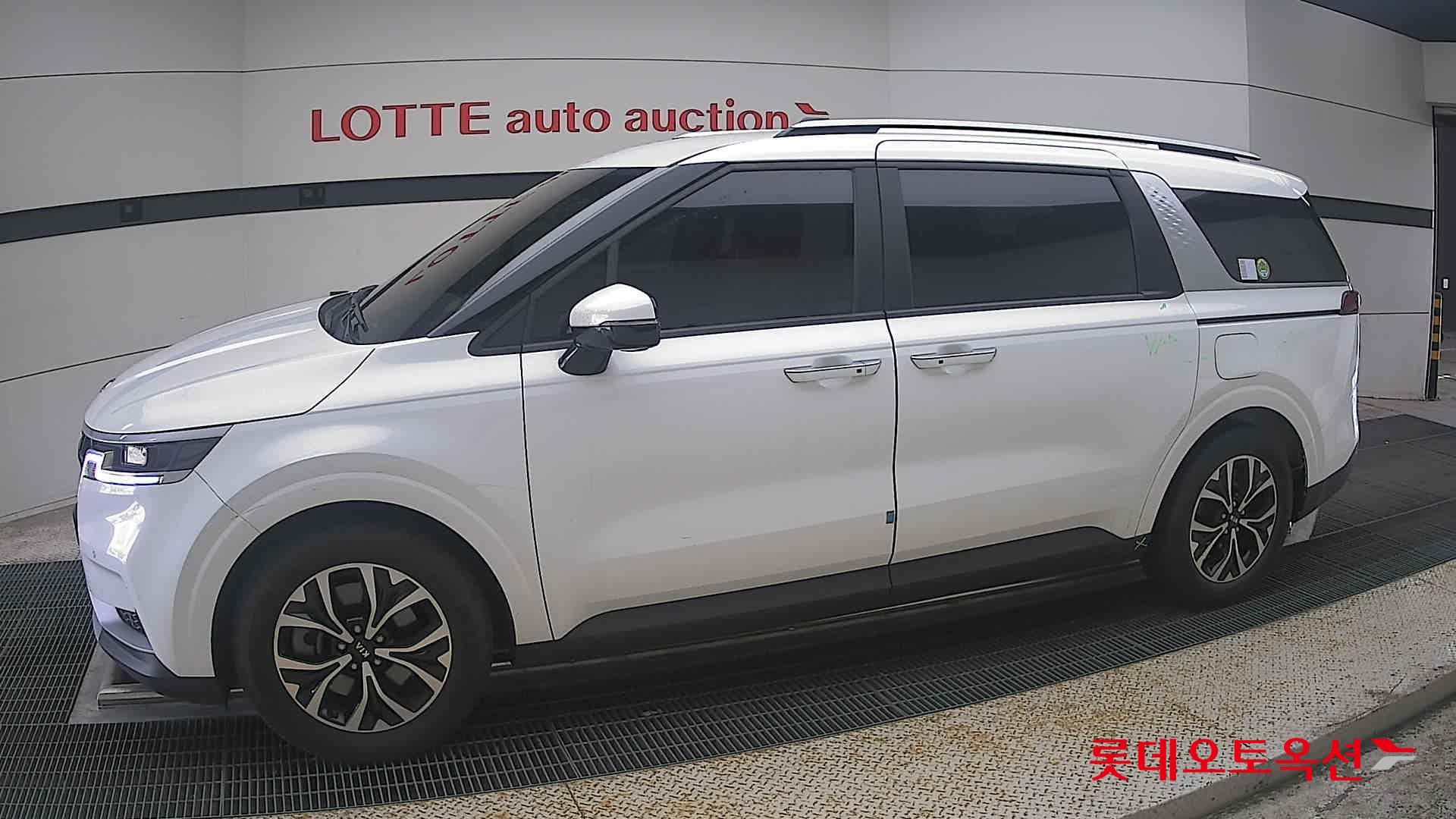 2021 - kia carnival