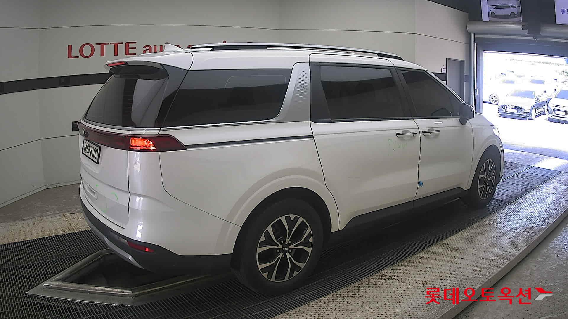 2021 - kia carnival