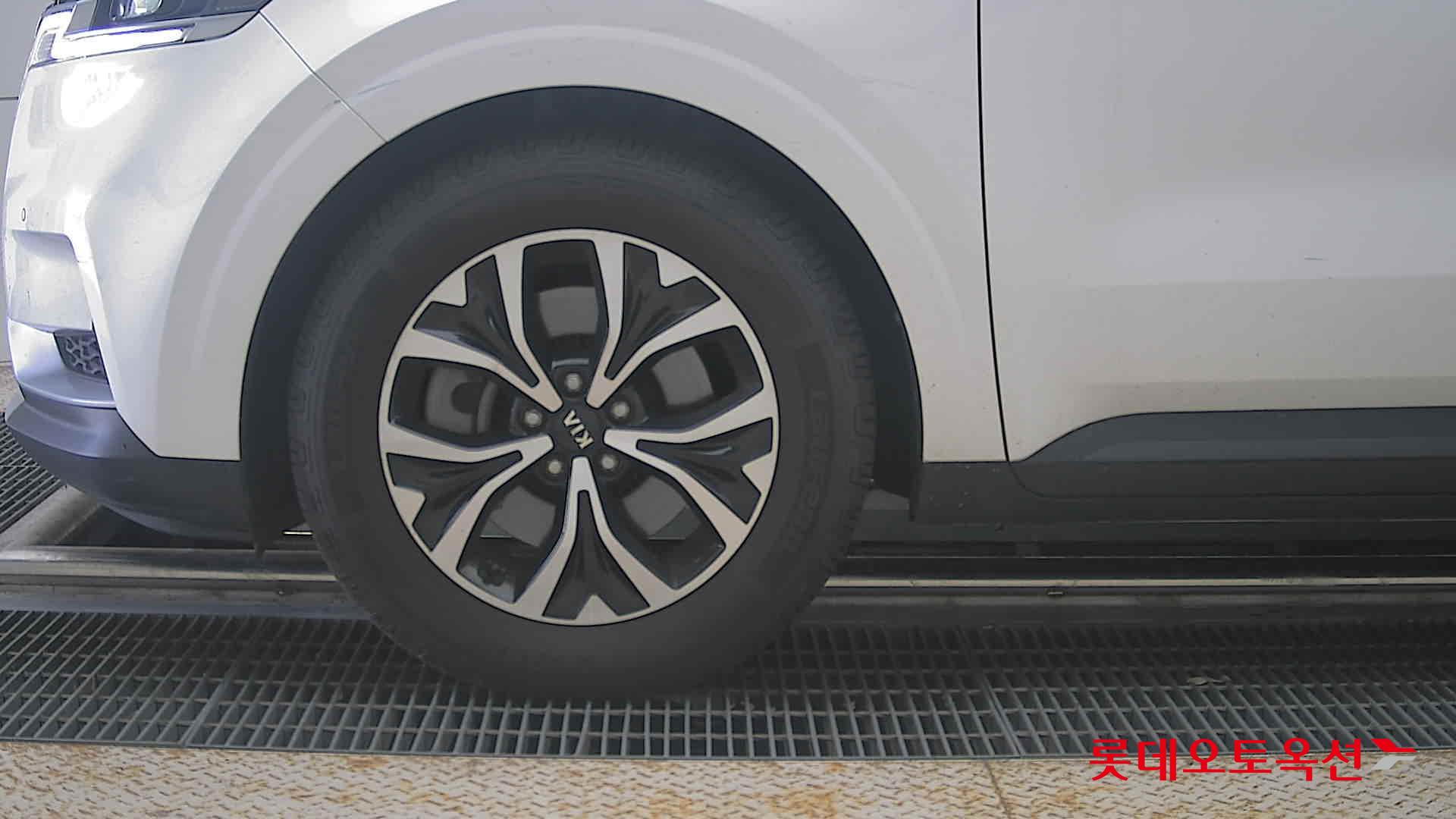 2021 - kia carnival