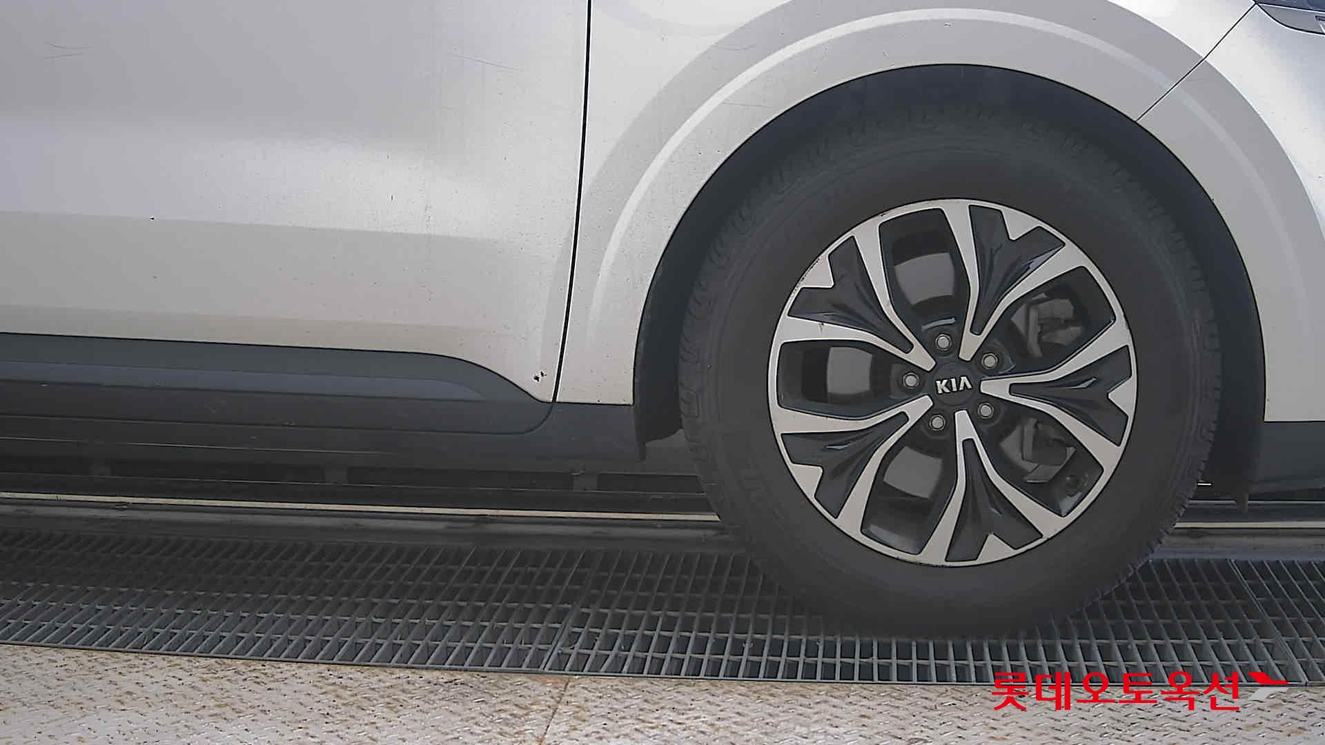 2021 - kia carnival