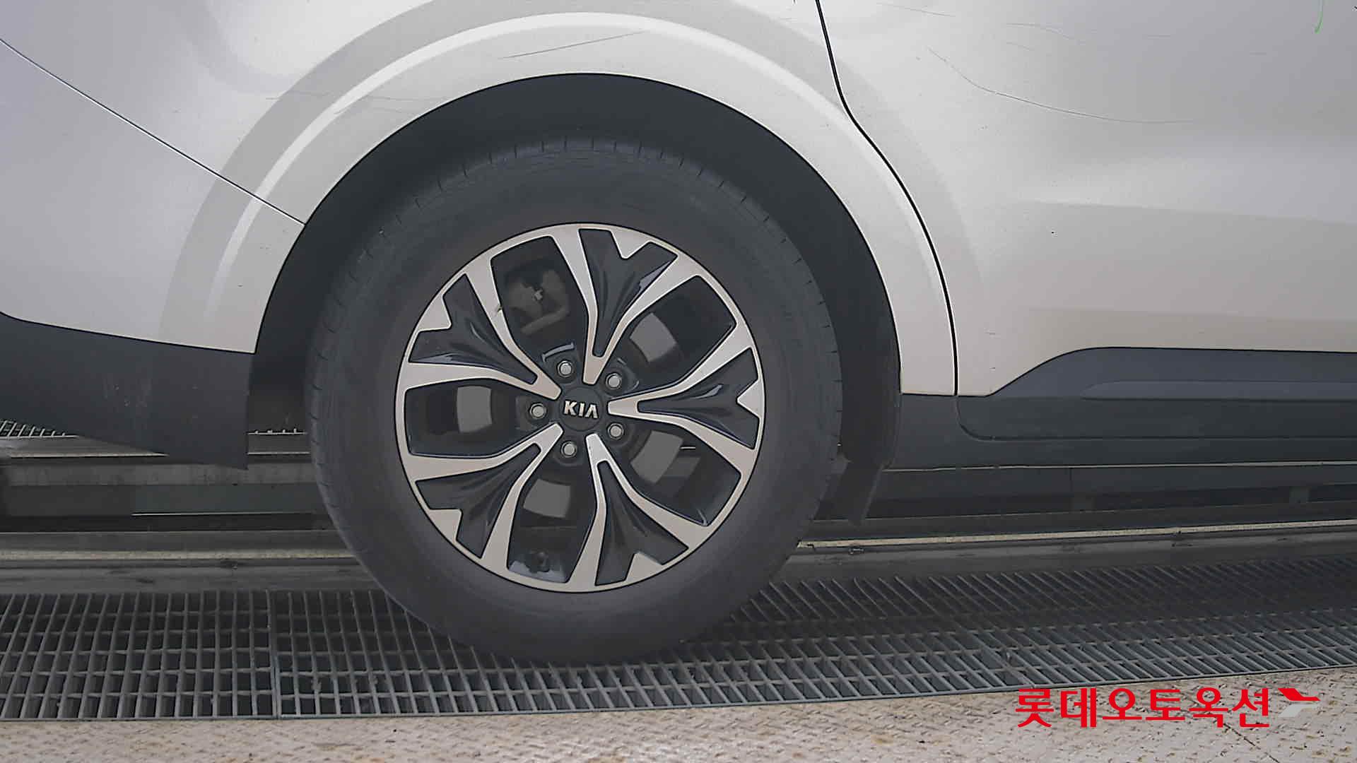 2021 - kia carnival