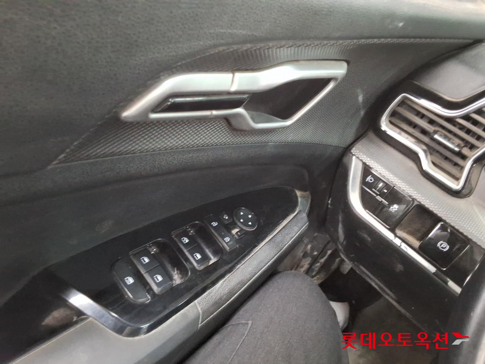 2022 - kia sportage