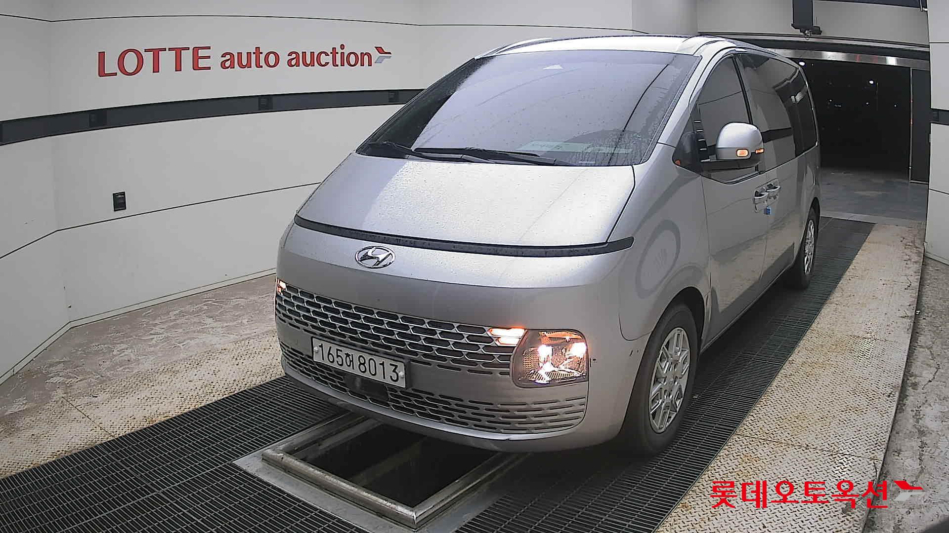 2022 - hyundai staria