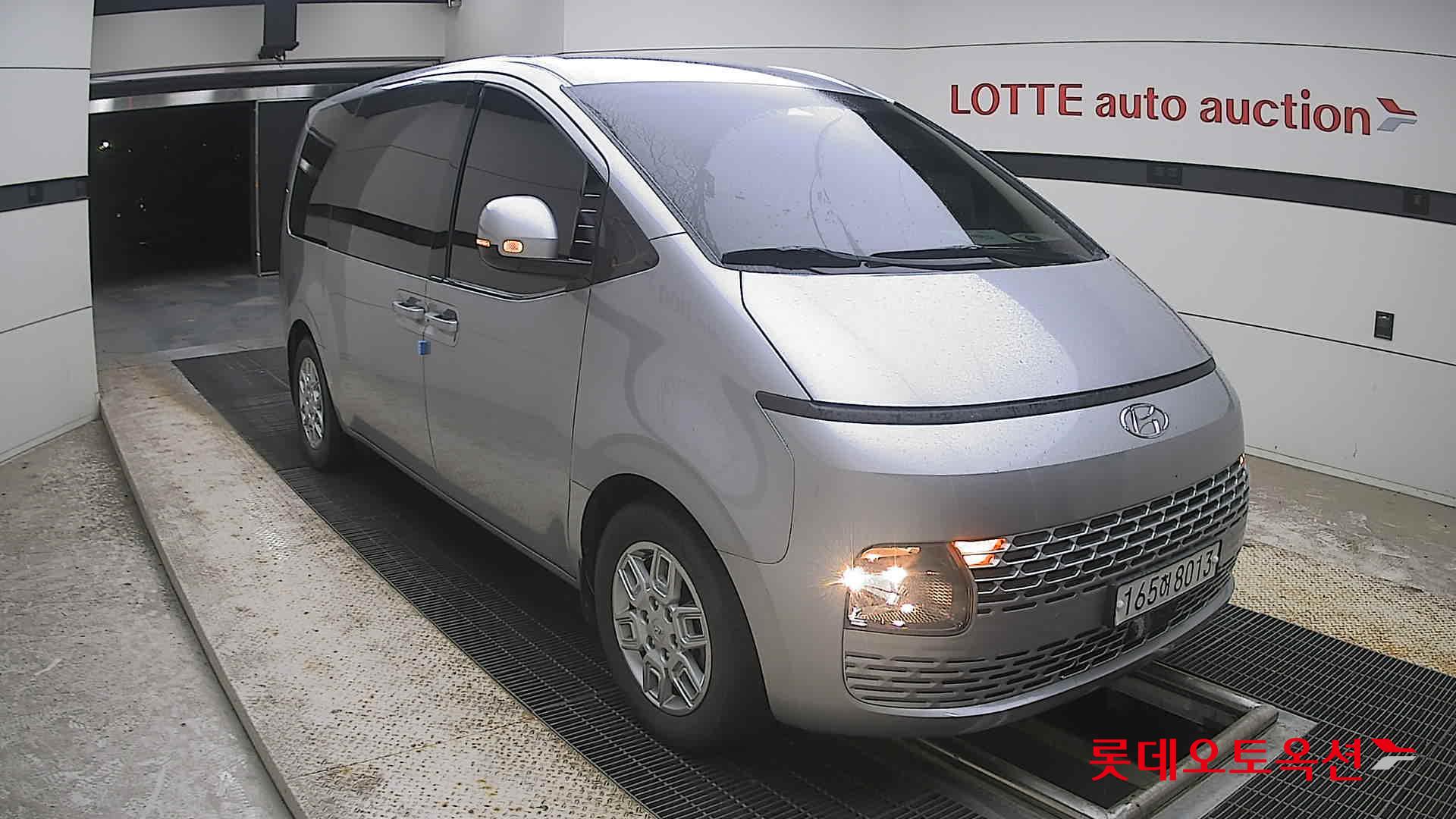 2022 - hyundai staria
