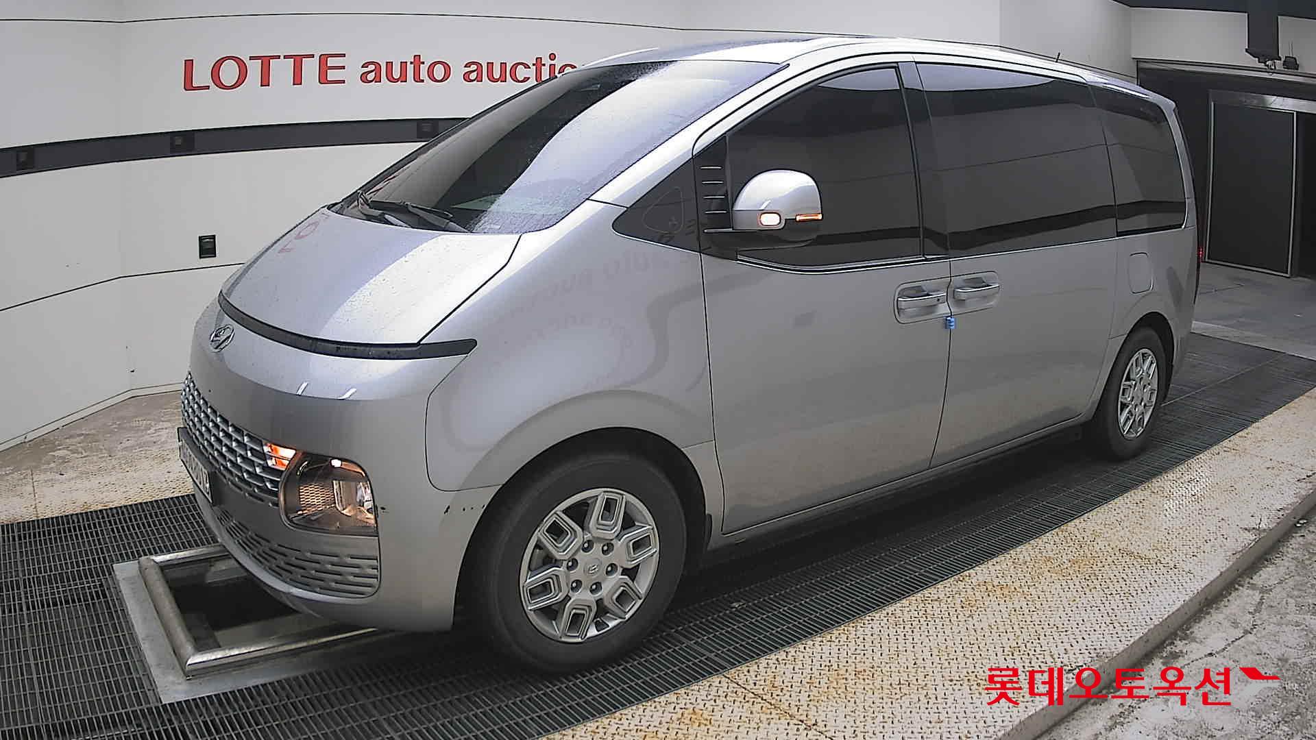 2022 - hyundai staria