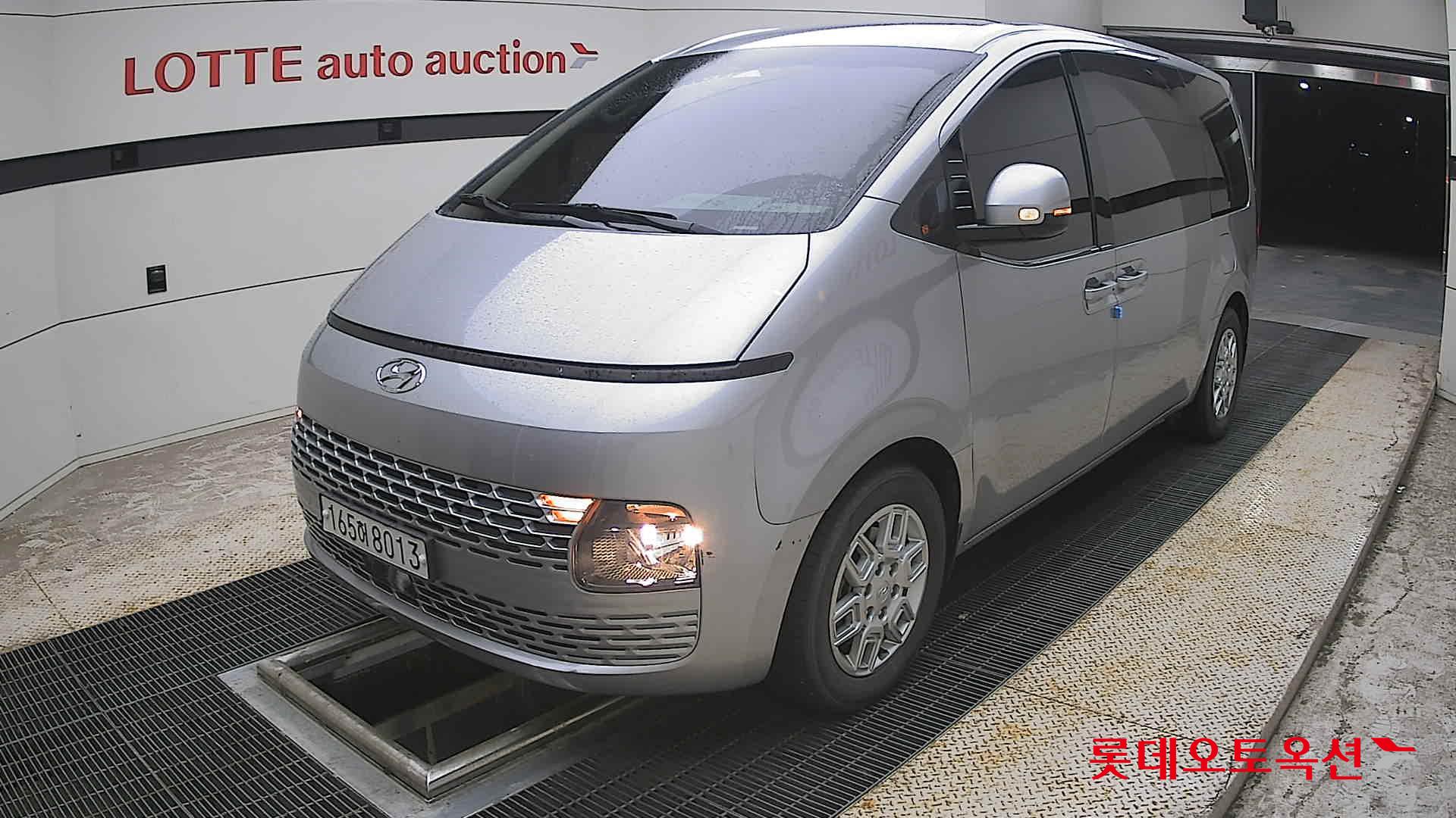 2022 - hyundai staria