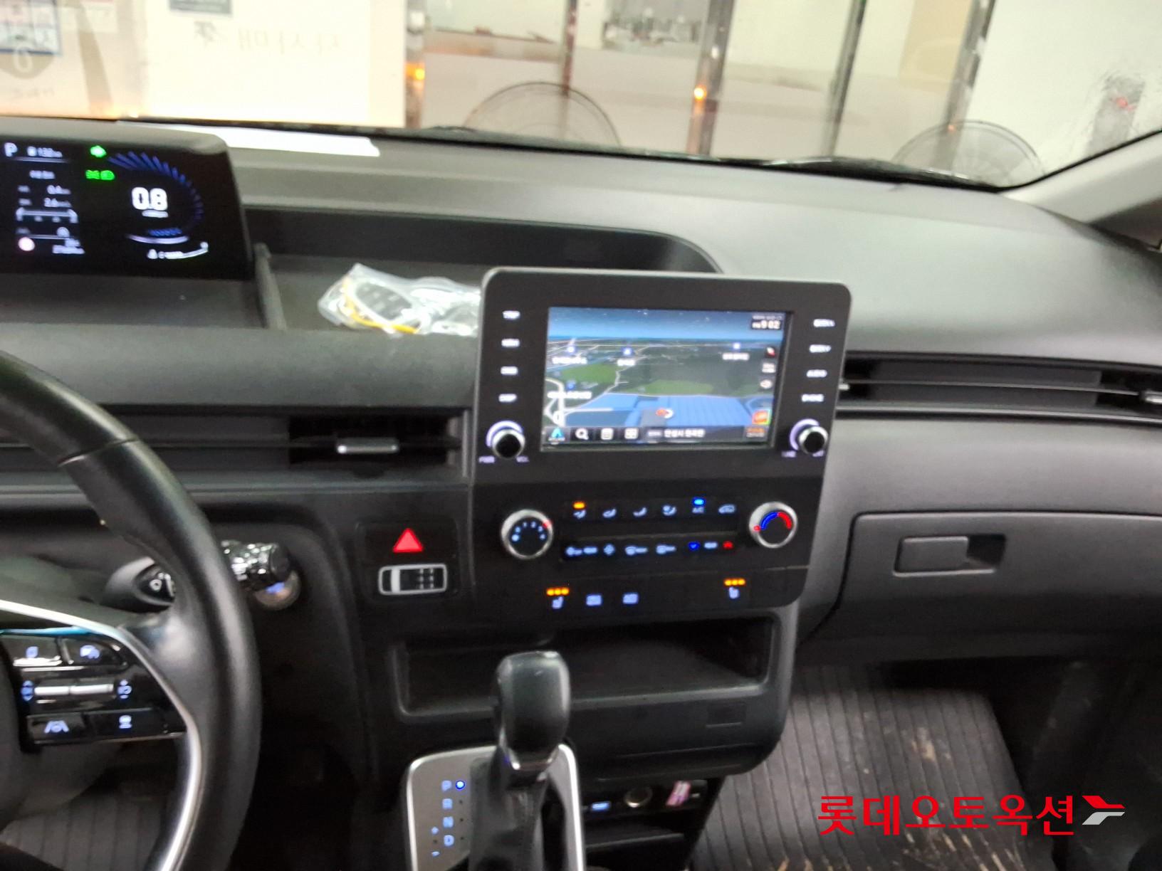 2022 - hyundai staria