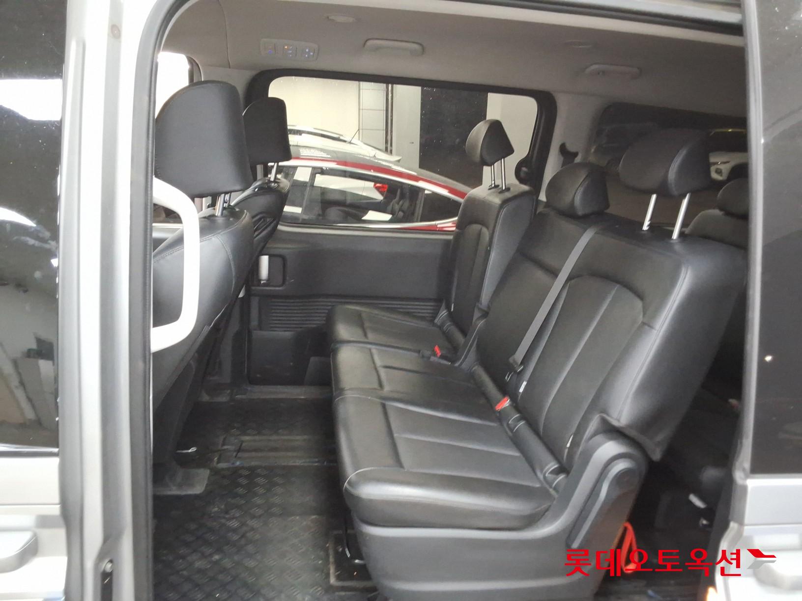 2022 - hyundai staria