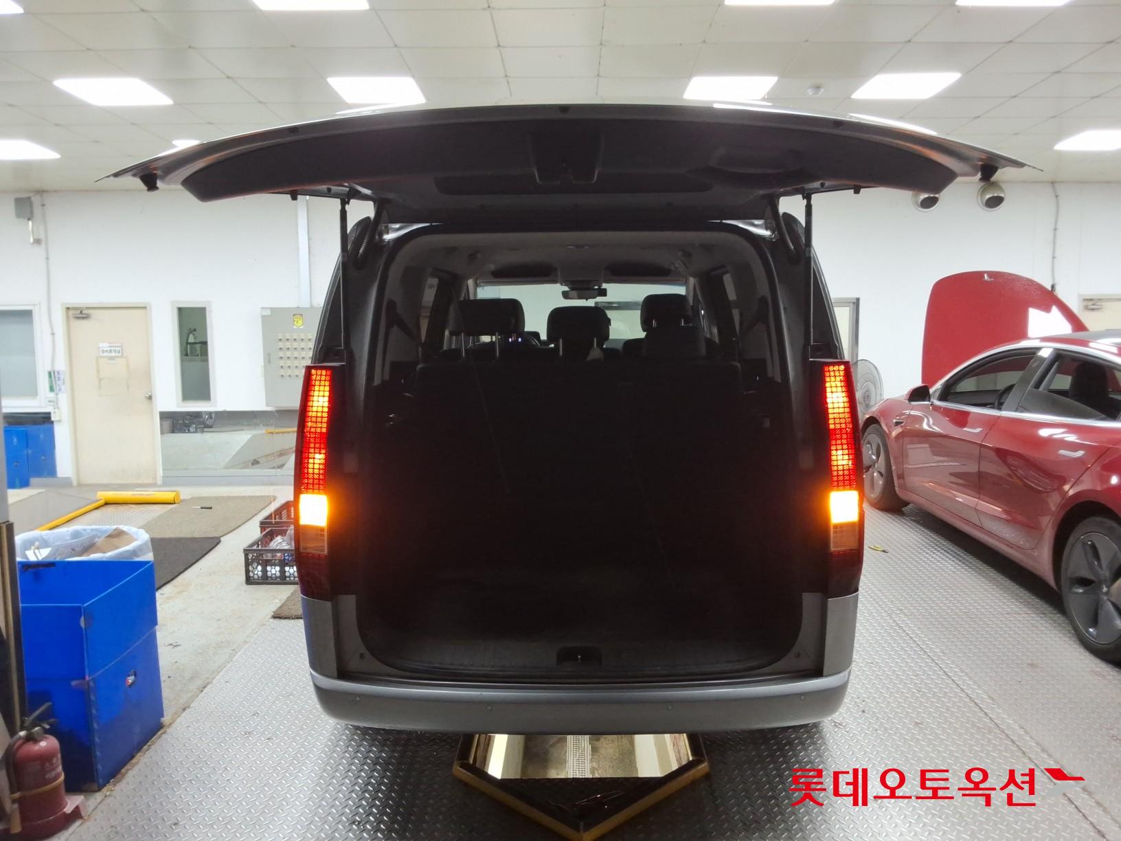 2022 - hyundai staria