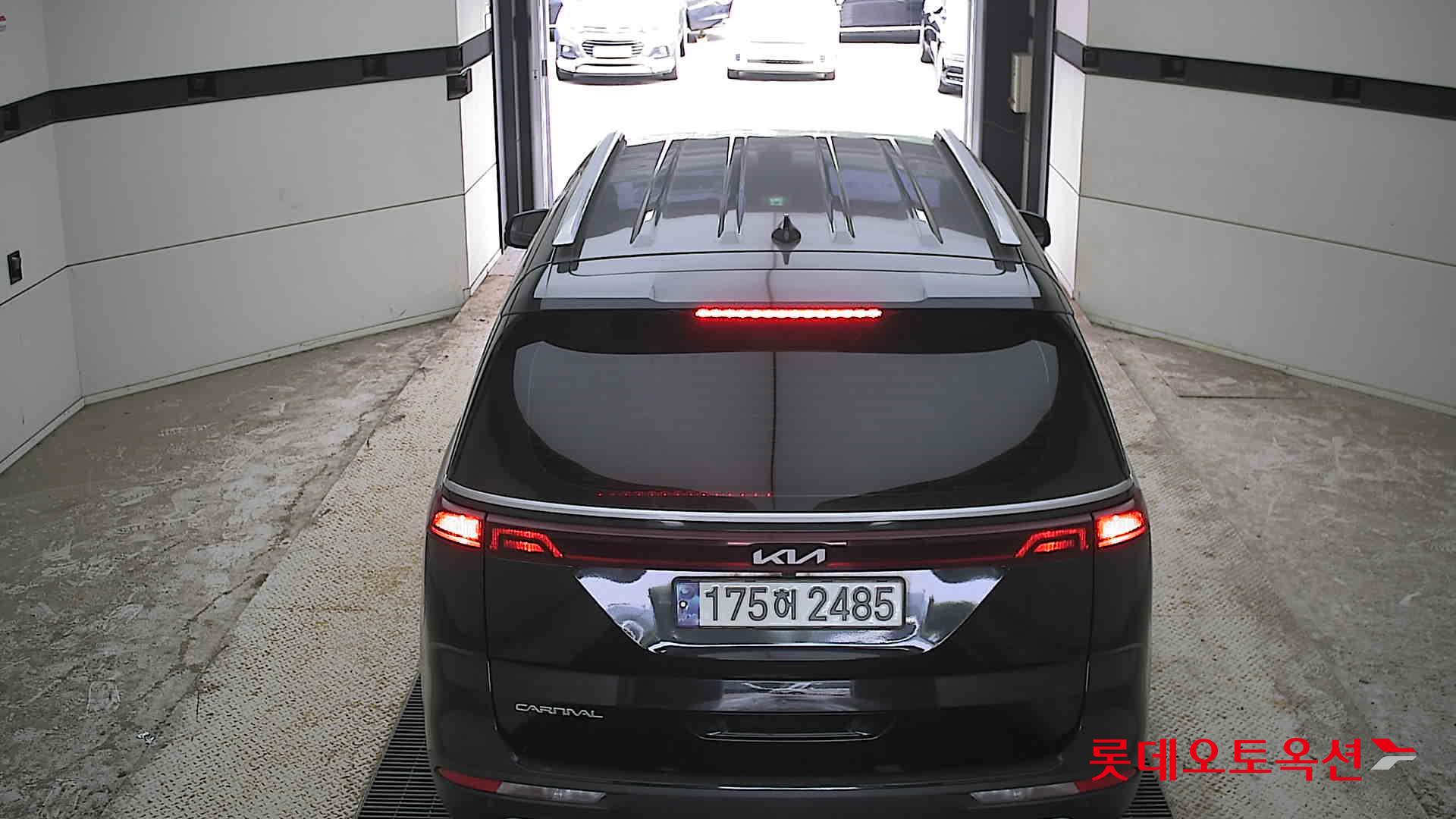 2023 - kia carnival