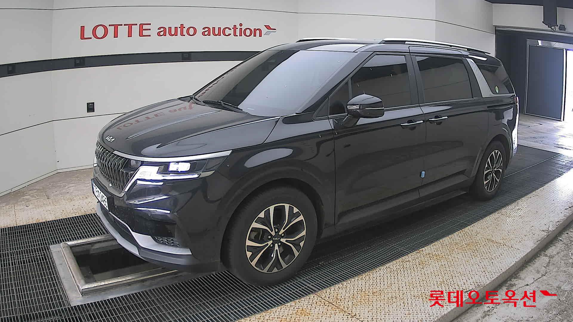 2023 - kia carnival