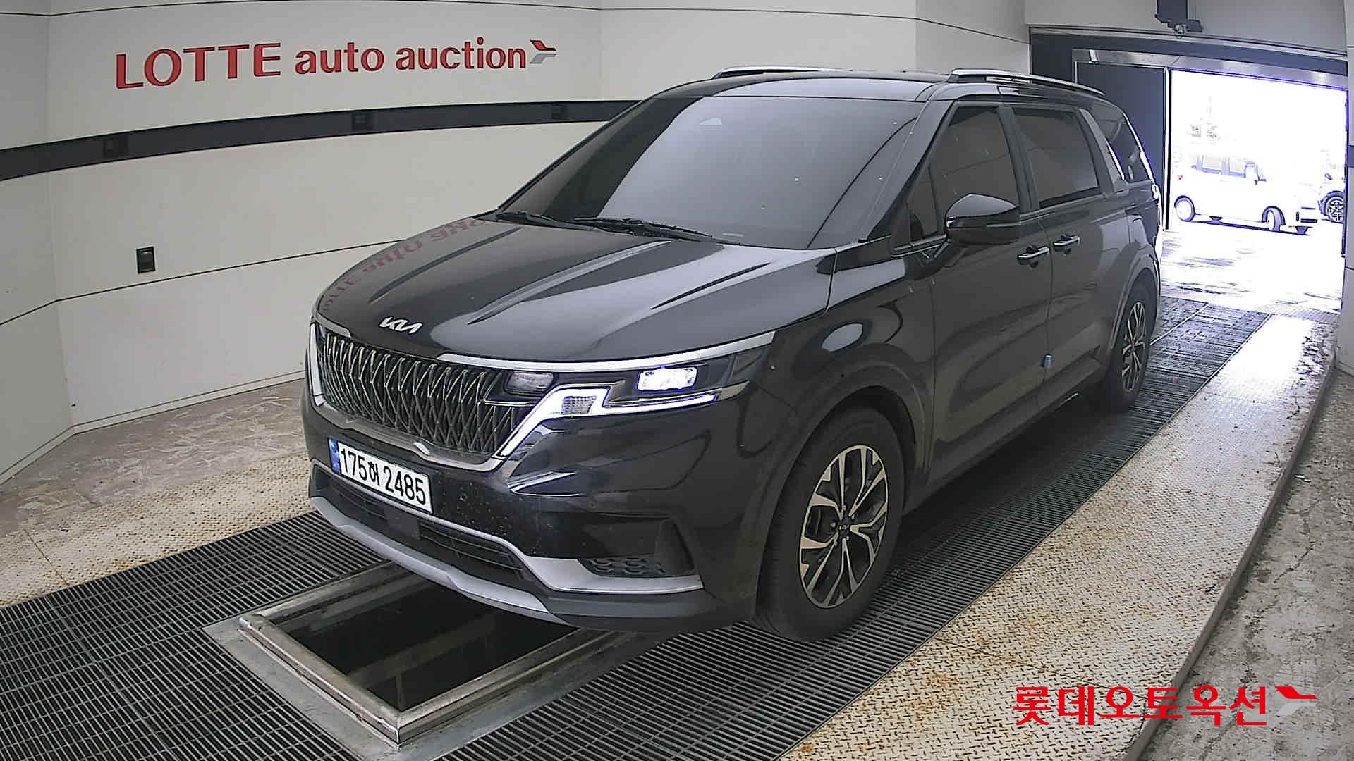2023 - kia carnival