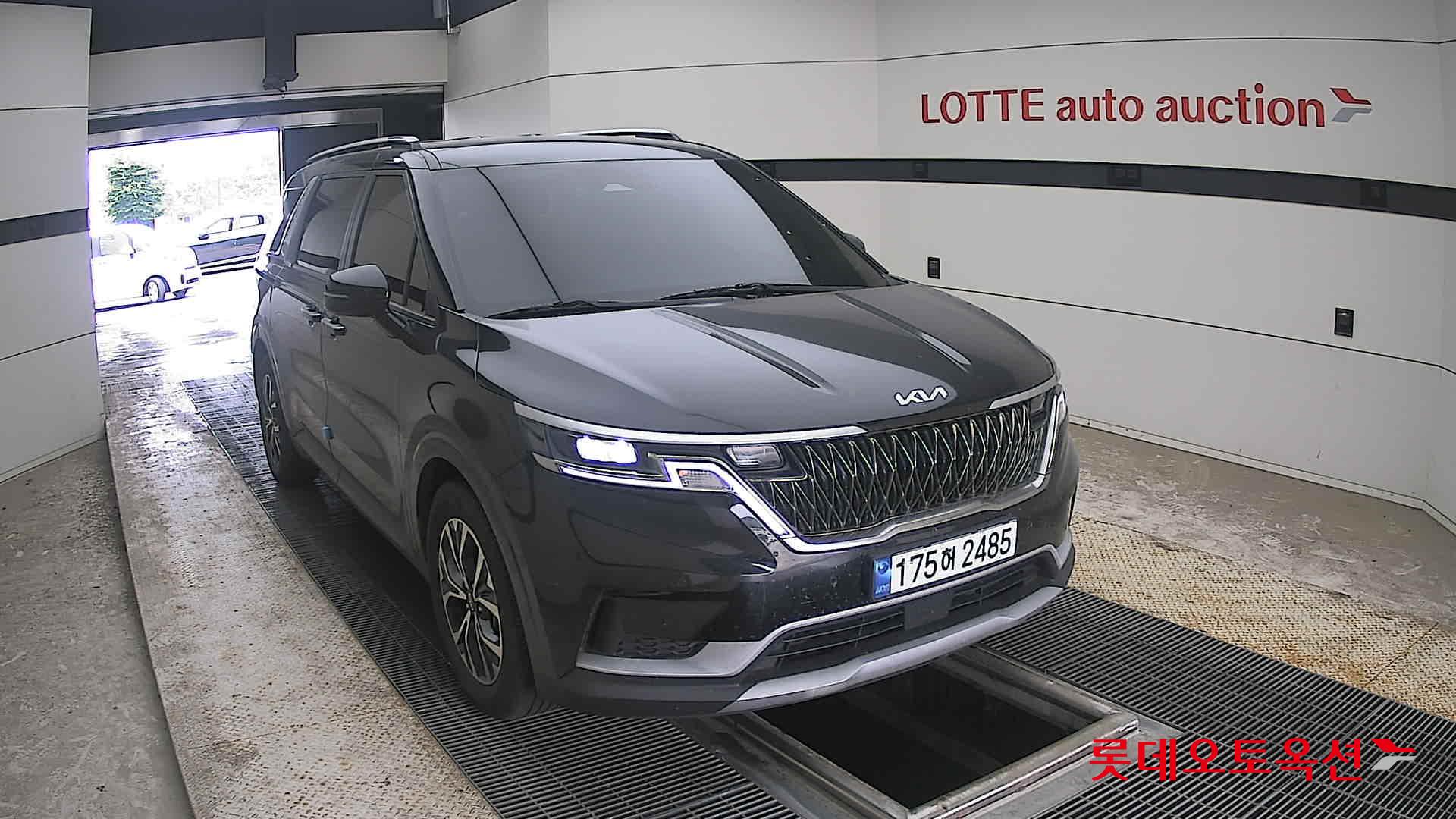 2023 - kia carnival