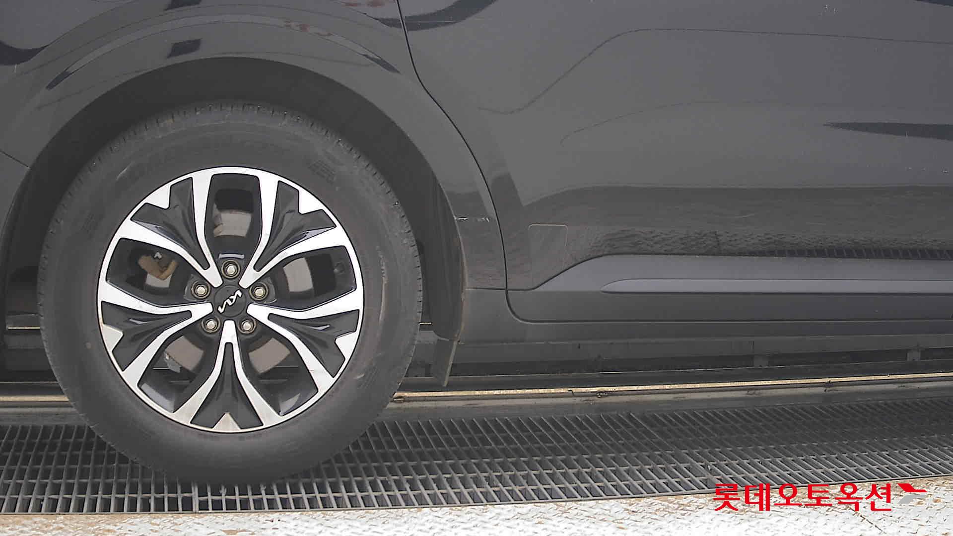 2023 - kia carnival