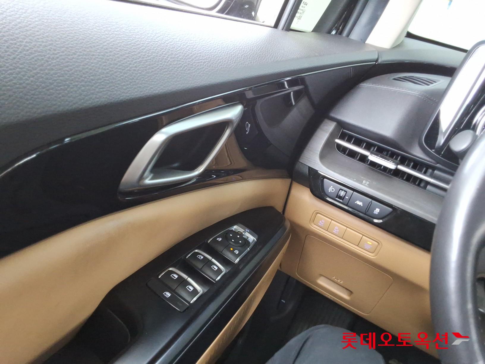 2023 - kia carnival