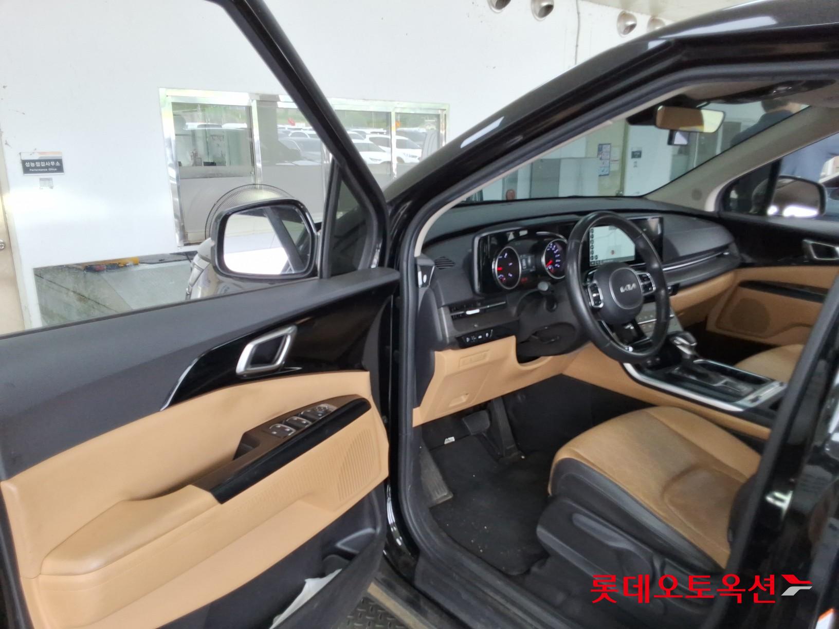 2023 - kia carnival