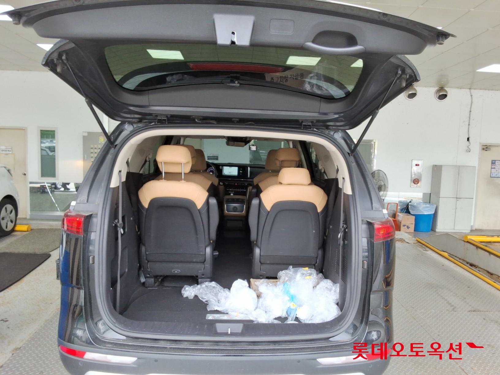 2023 - kia carnival