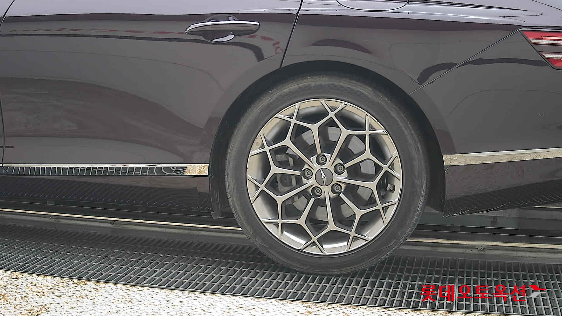 2021 - genesis g80