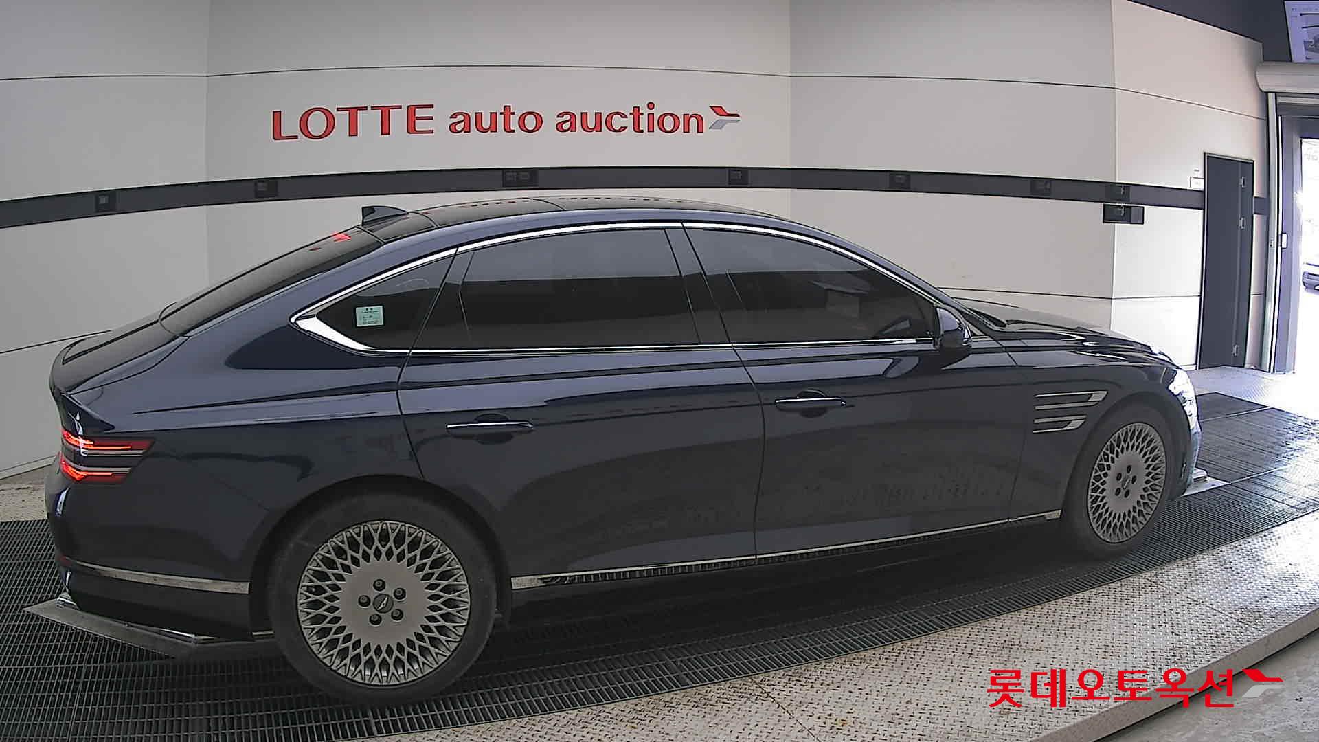 2021 - genesis g80