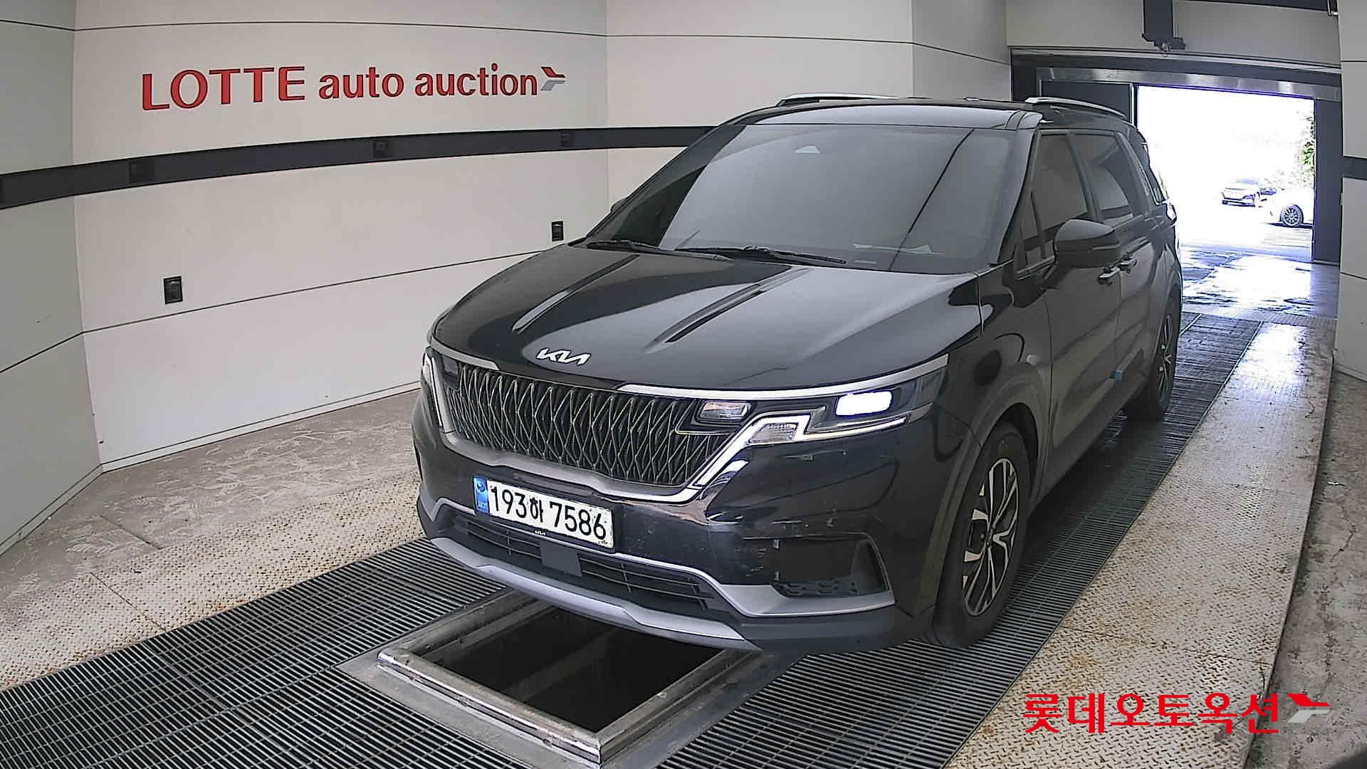 2022 - kia carnival