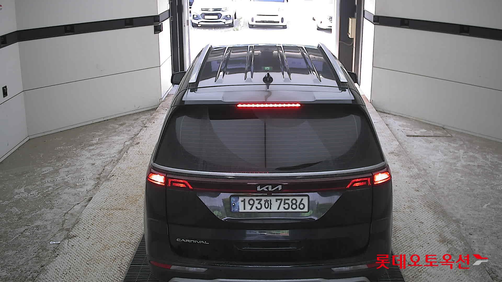 2022 - kia carnival