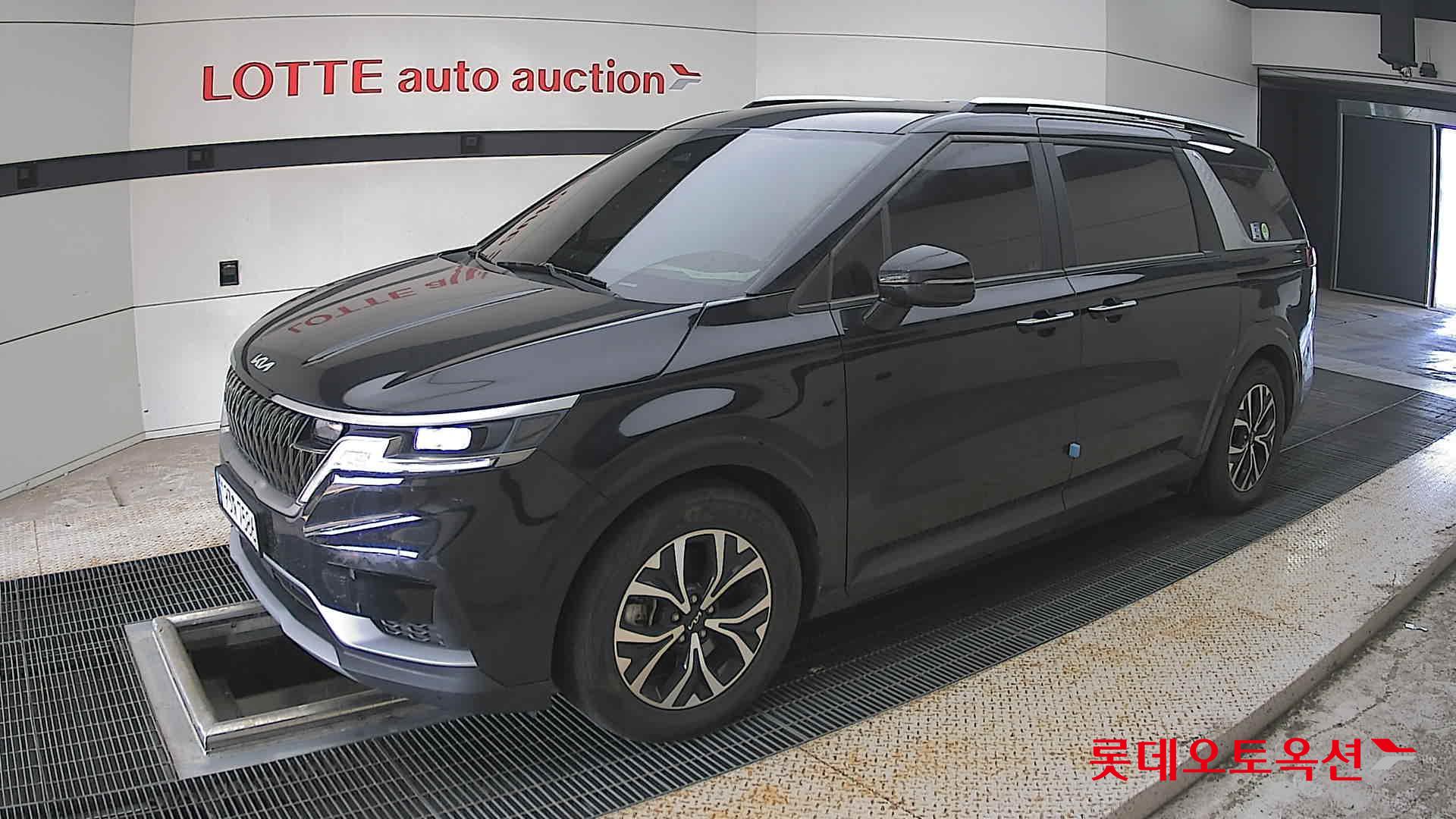2022 - kia carnival