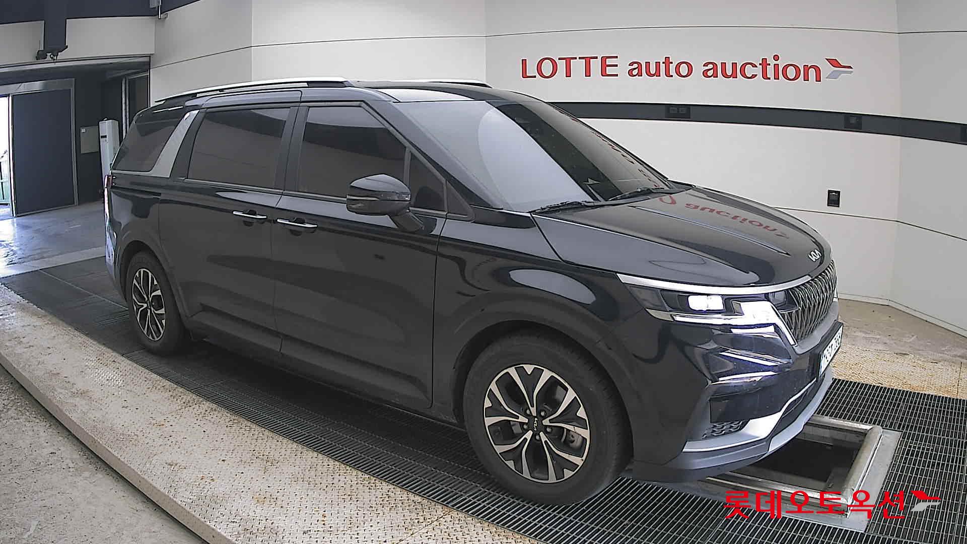 2022 - kia carnival