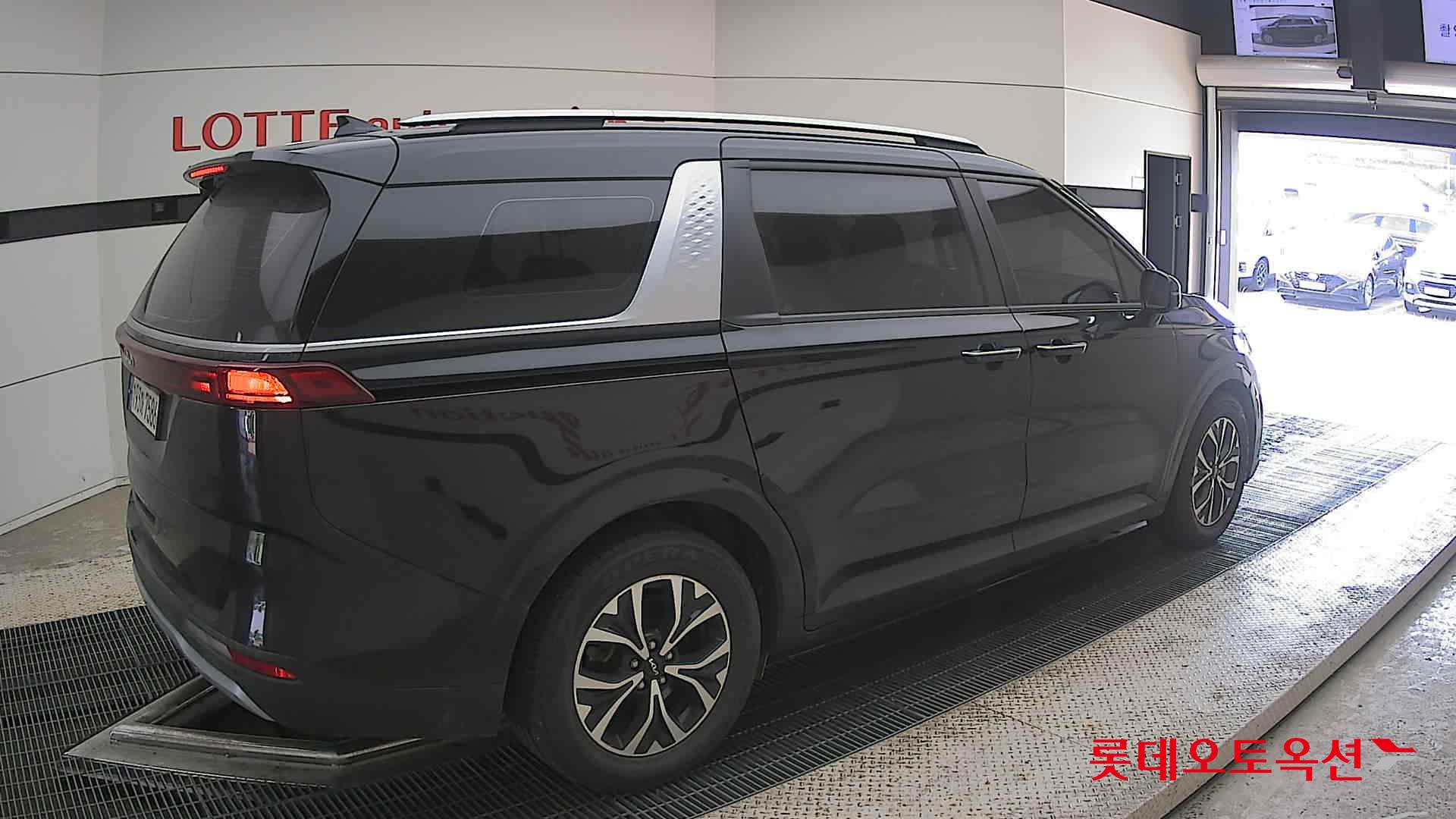 2022 - kia carnival