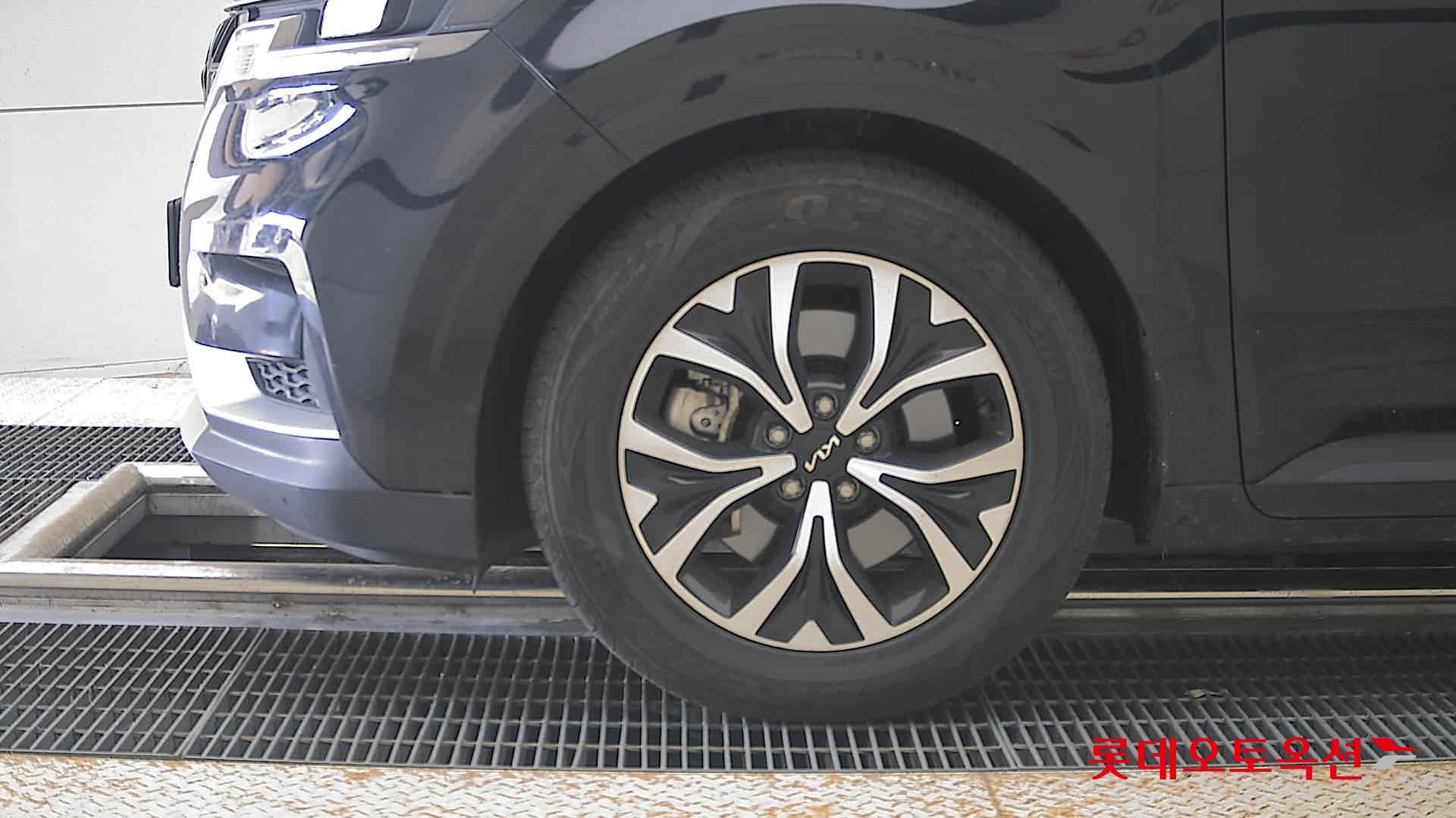 2022 - kia carnival