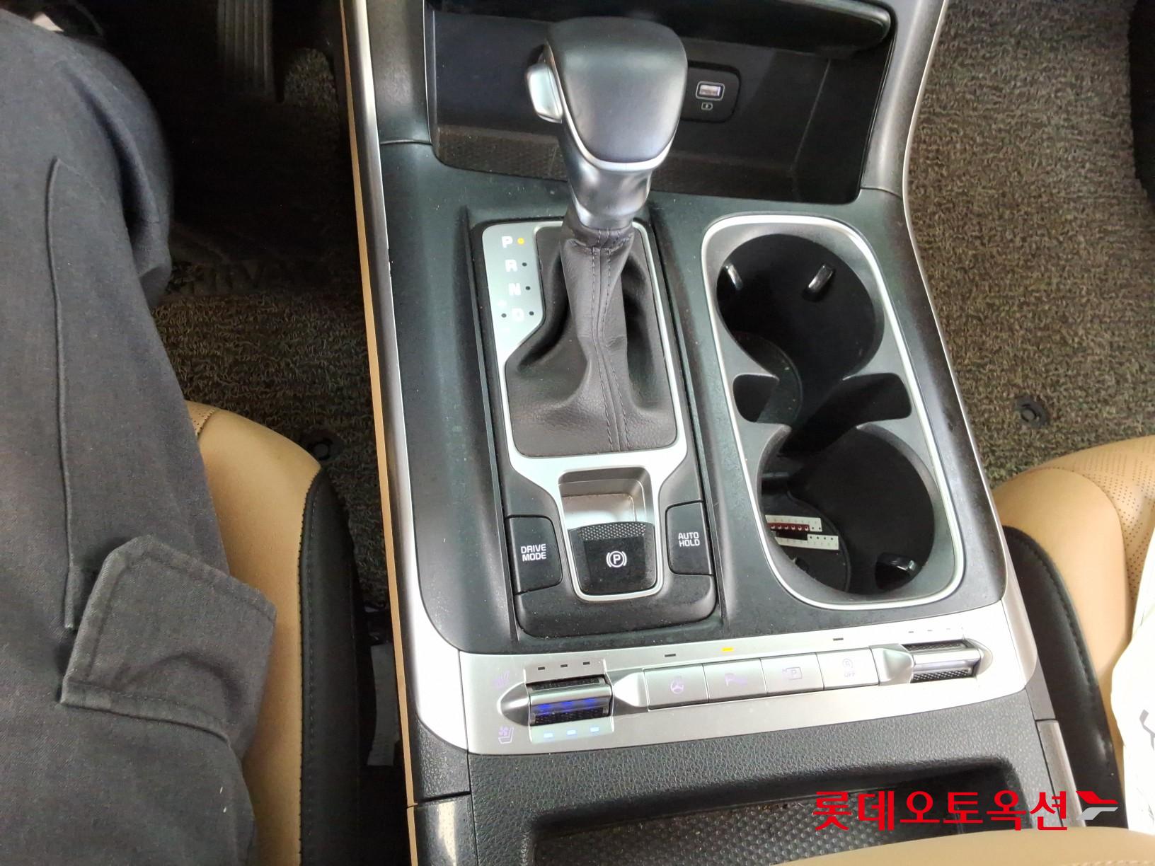 2022 - kia carnival