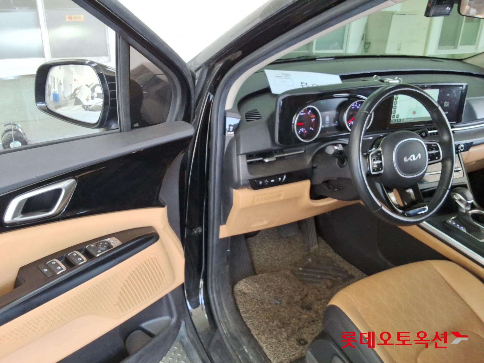 2022 - kia carnival