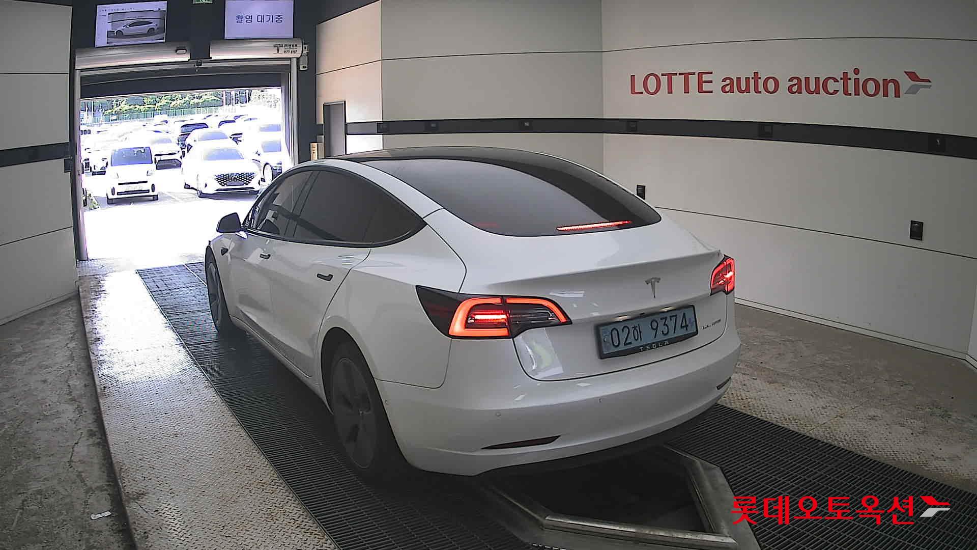 2022 - tesla model 3