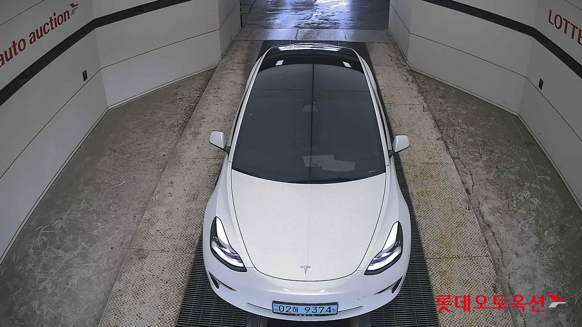 2022 - tesla model 3