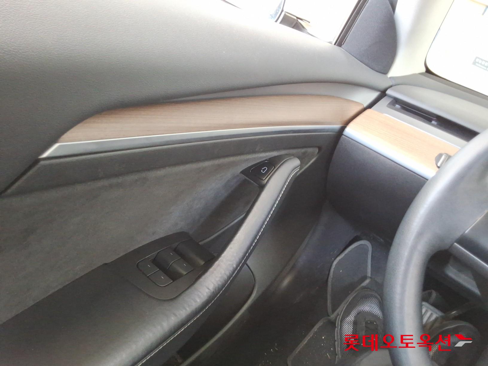 2022 - tesla model 3