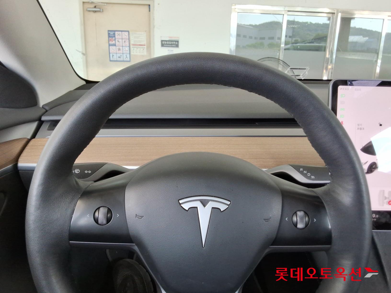 2022 - tesla model 3