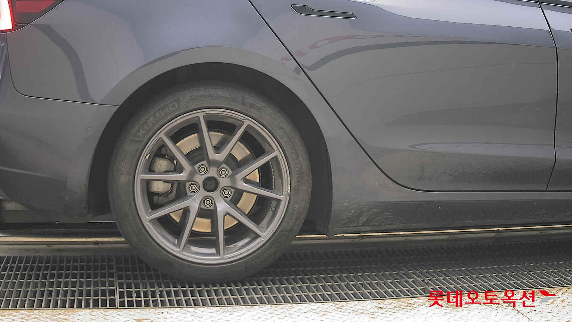 2022 - tesla model 3