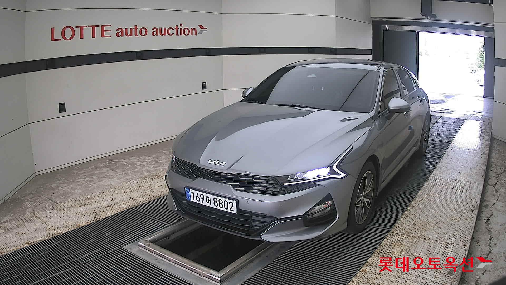 2022 - kia k5