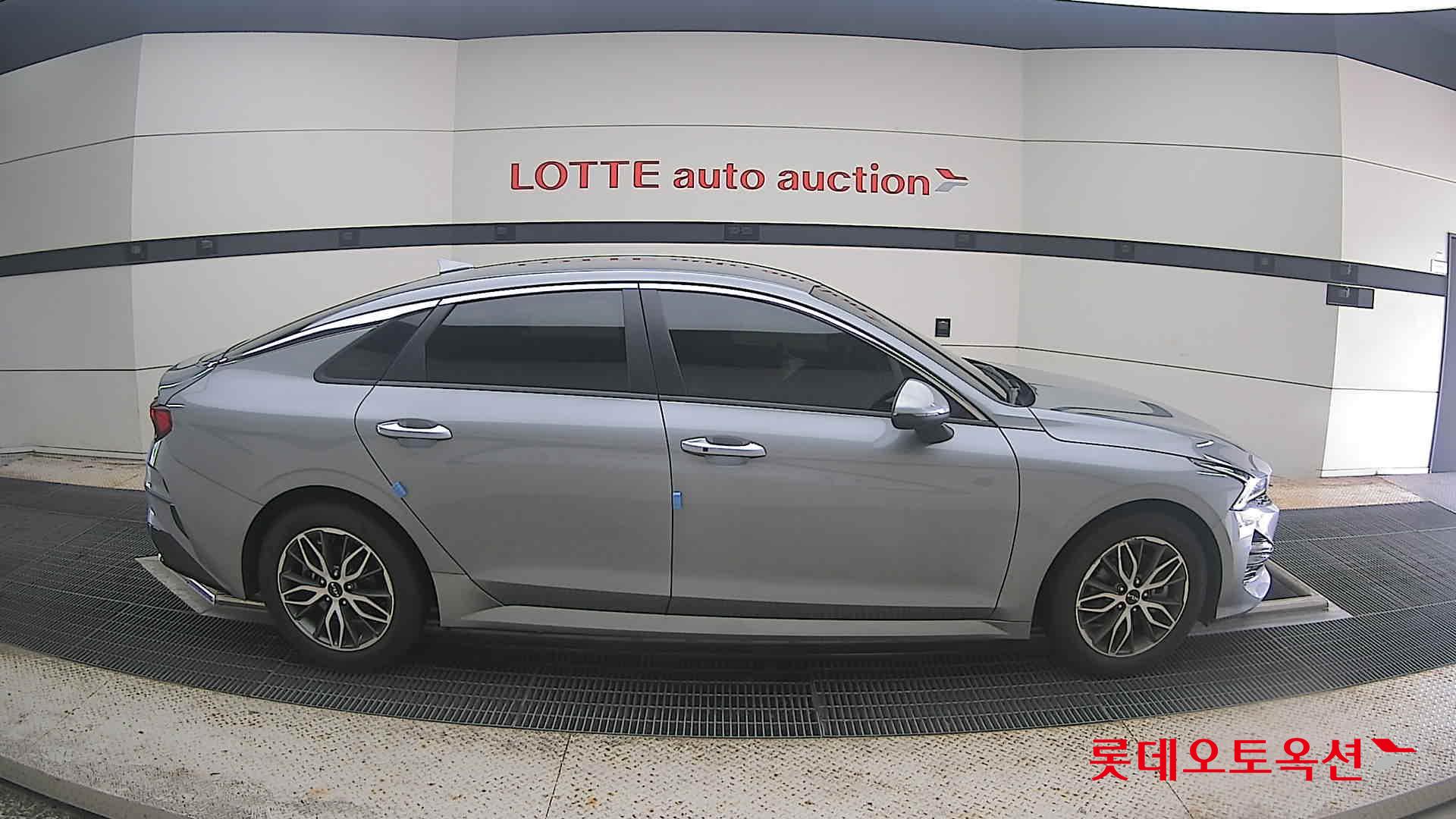 2022 - kia k5