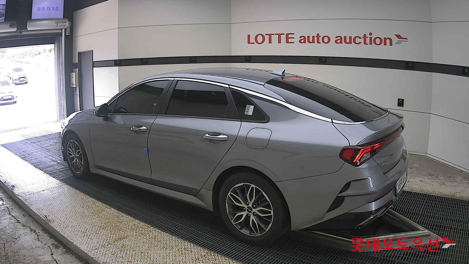 2022 - kia k5