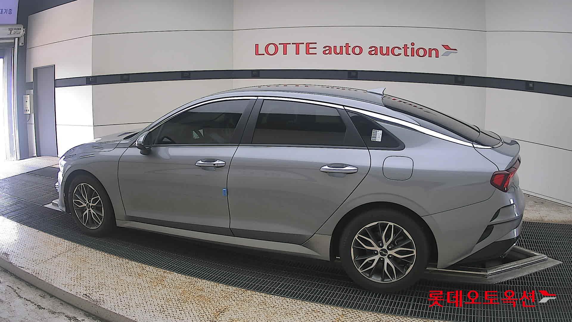 2022 - kia k5
