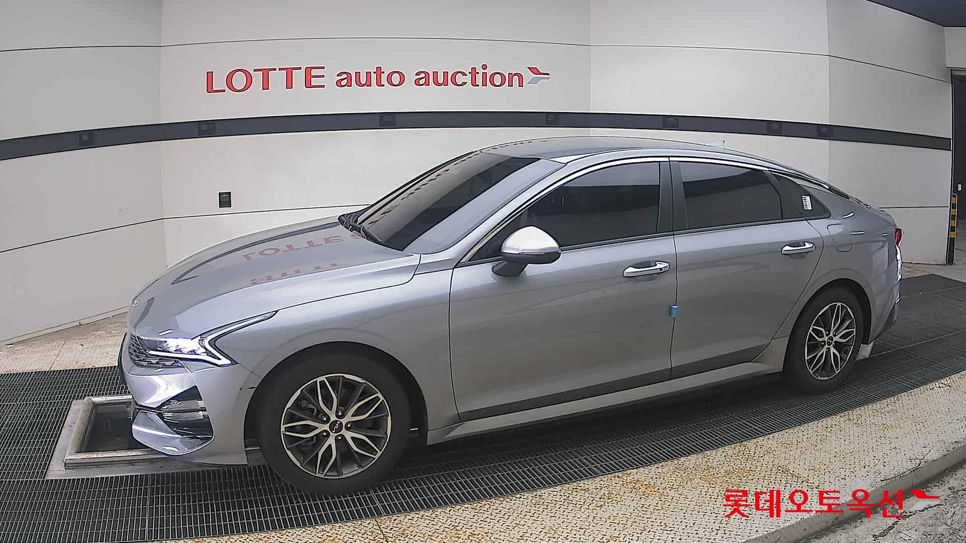 2022 - kia k5