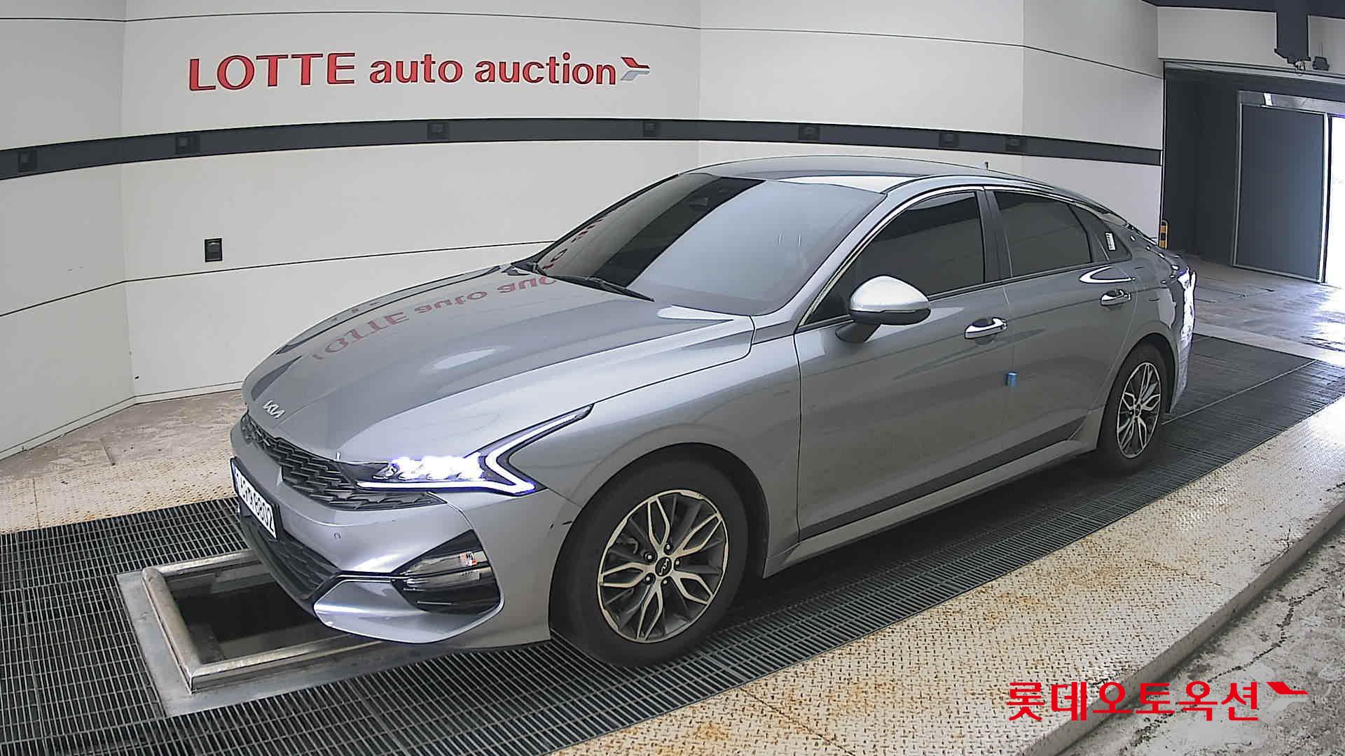 2022 - kia k5