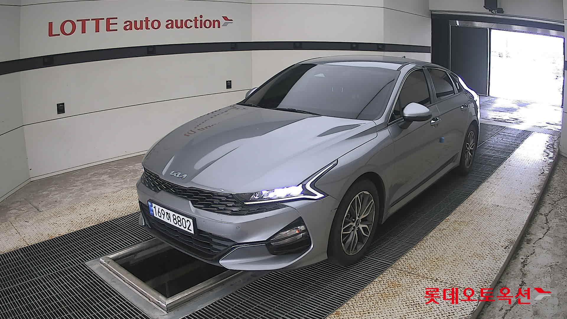 2022 - kia k5