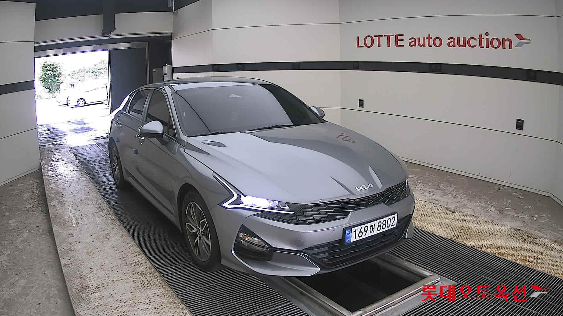 2022 - kia k5